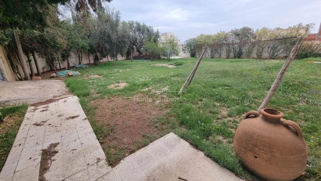 A vendre terrain constructible à Akouda