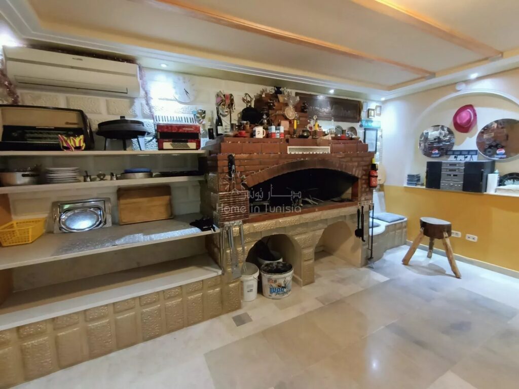 Villa familiale en vente – 870 m² sur 3 étages