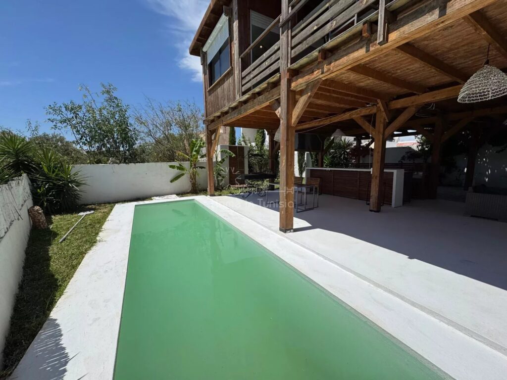 À Vendre – Magnifique Maison en Bois sur Pilotis à Hammamet