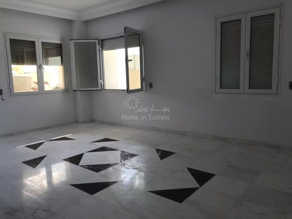 Spacieux Appartement de 300 m² à Vendre – Centre-Ville de Sousse