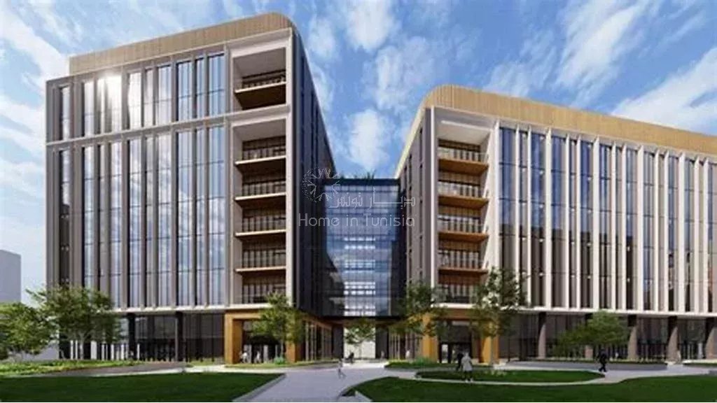 Immeuble à Louer au Cœur du Centre-Ville avec Vue Mer