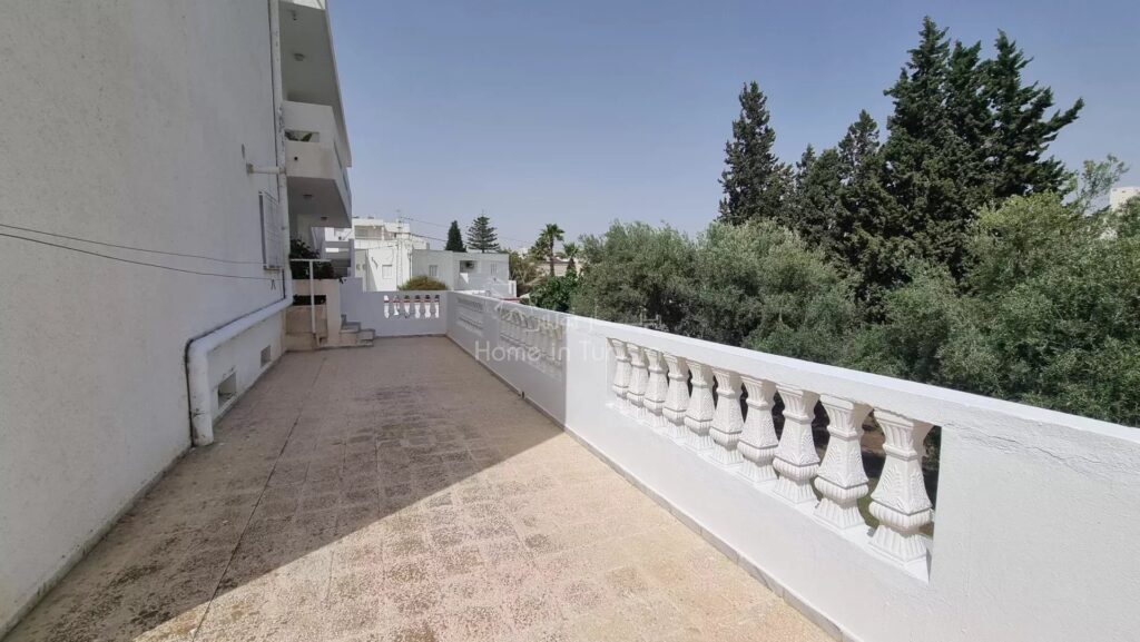 À louer – Étage de villa S+2 à Hammam Sousse, sur la route de la plage