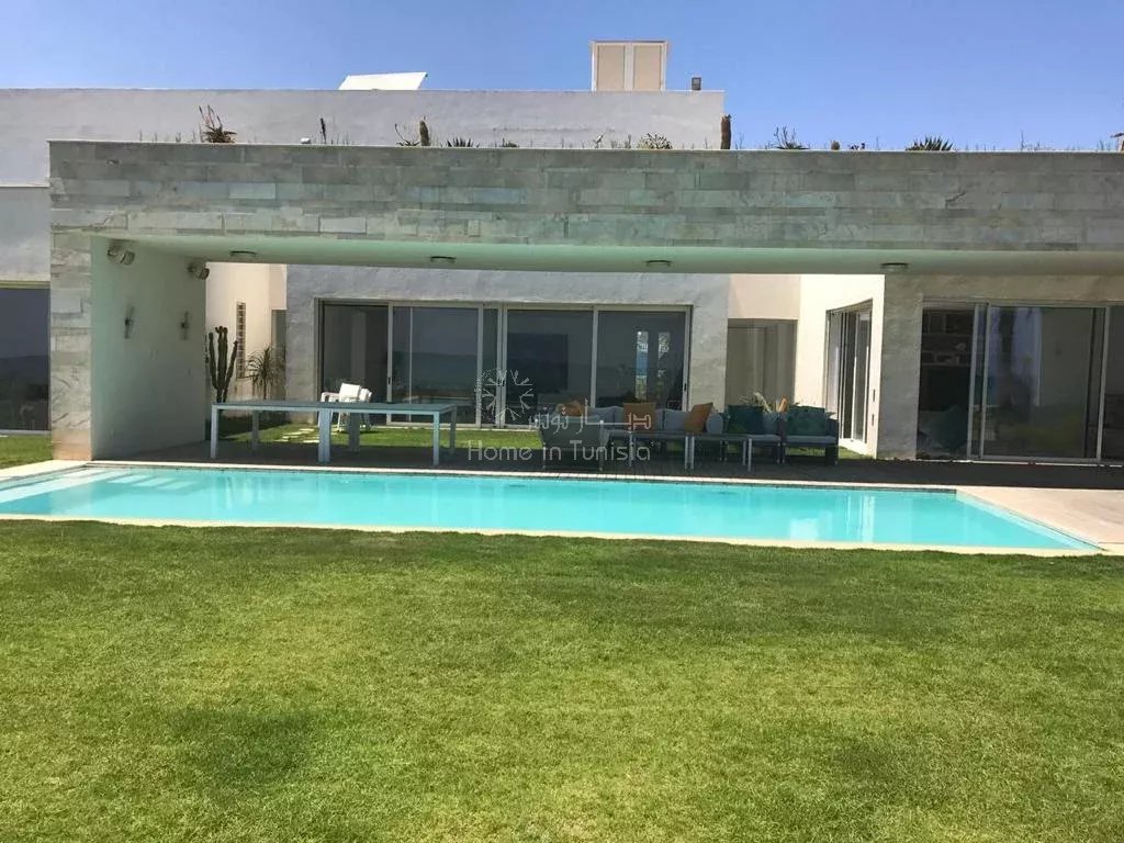 Demeure de Luxe aux Pieds dans l&rsquo;Eau à Hammamet