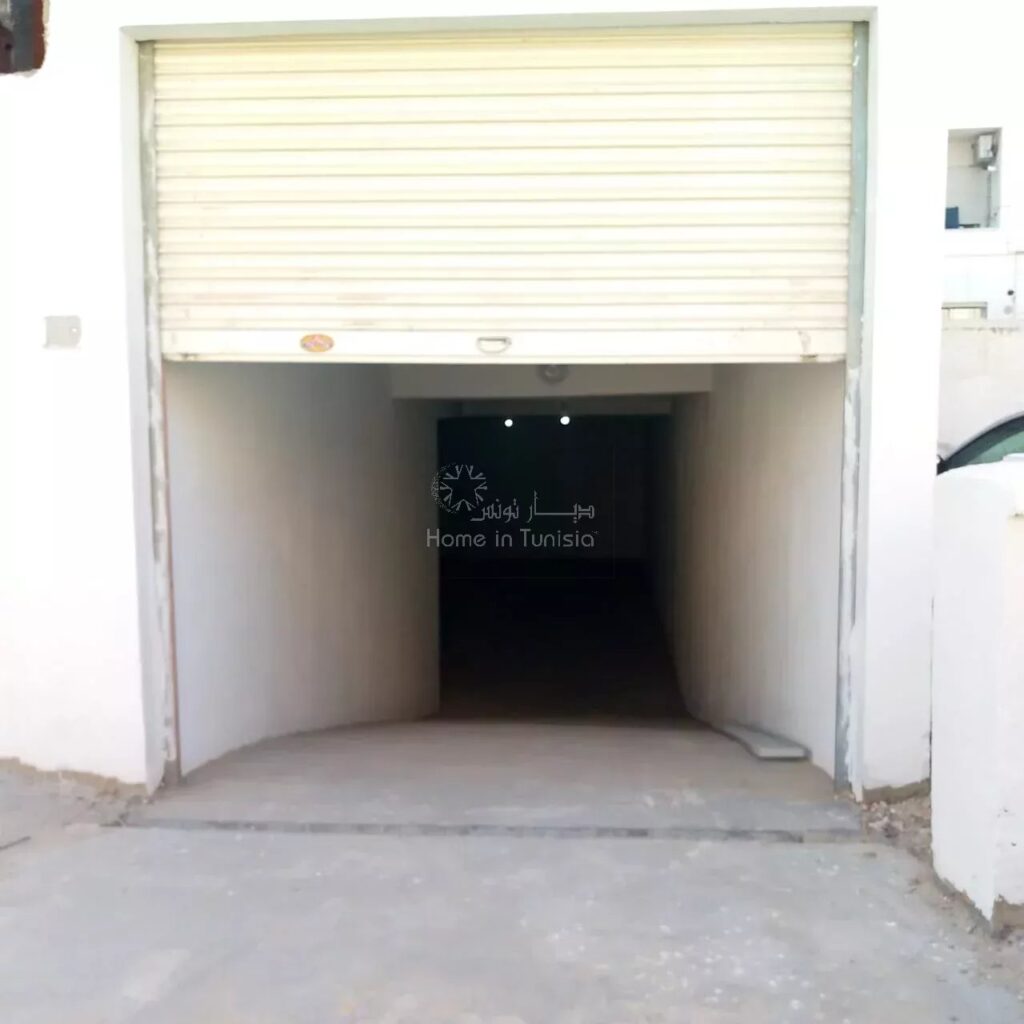 À LOUER : DÉPÔT INDUSTRIEL DE 215M² – HAUTEUR SOUS-PLAFOND 3,50M