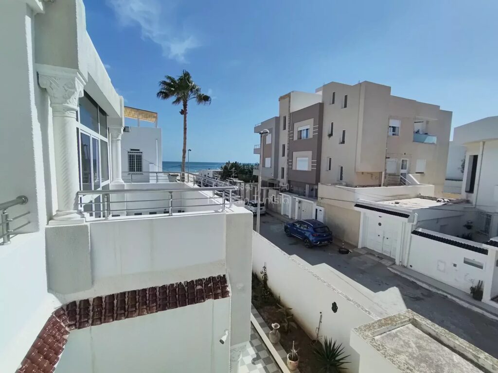 Appartement S+2 à louer à Kantaoui – 1 min de la mer