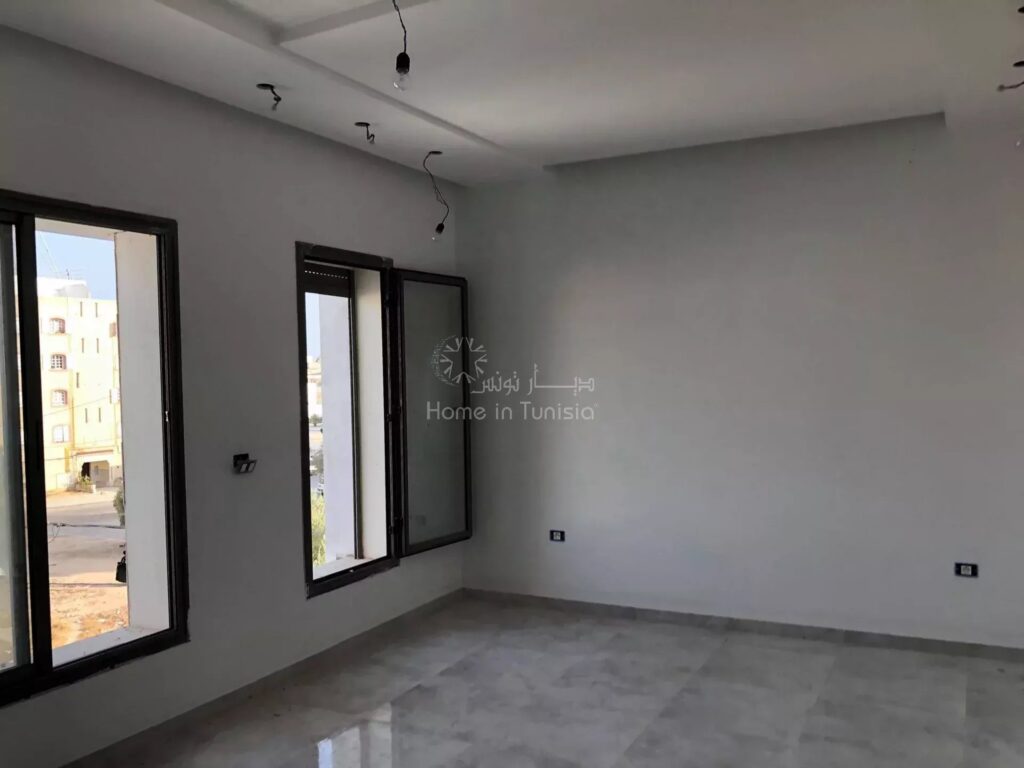 bel appartement S+3 à louer à Jawhra (non meuble)