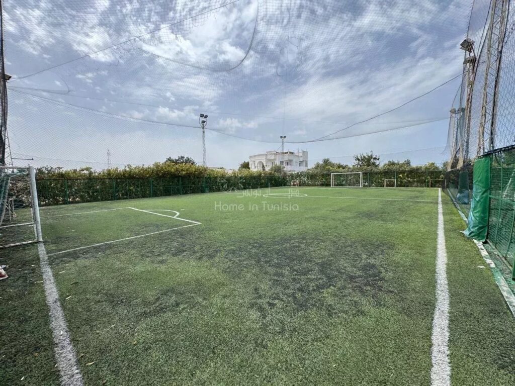 À vendre : Deux terrains de football à Sousse