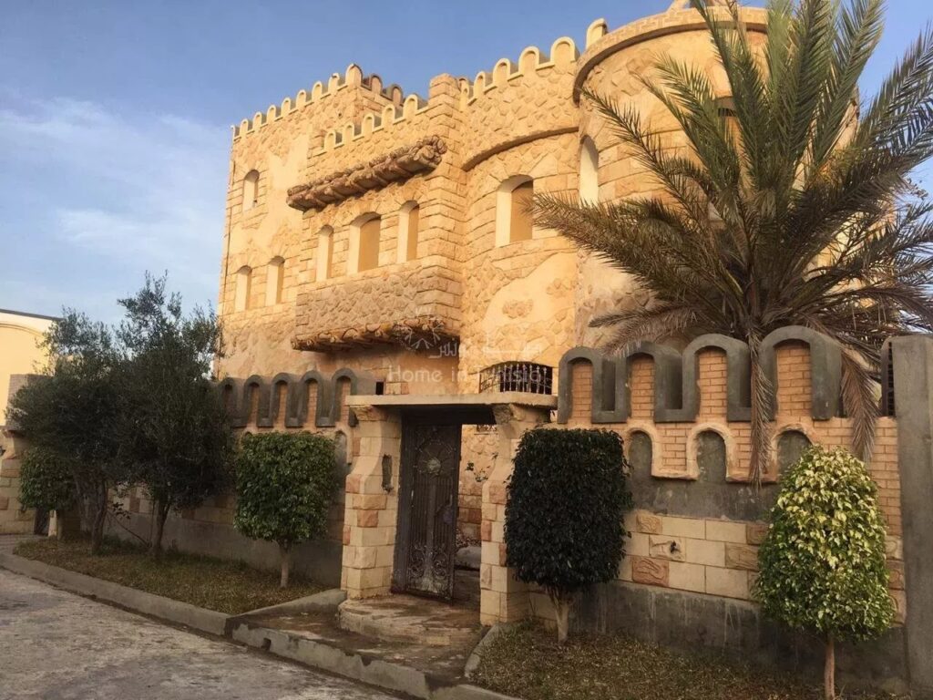 À vendre : Villa ou Maison d&rsquo;Hôtes en construction à Yasmine Hammamet