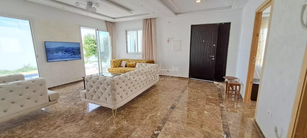 À Vendre – Magnifique Villa Neuve avec Piscine à RIADH