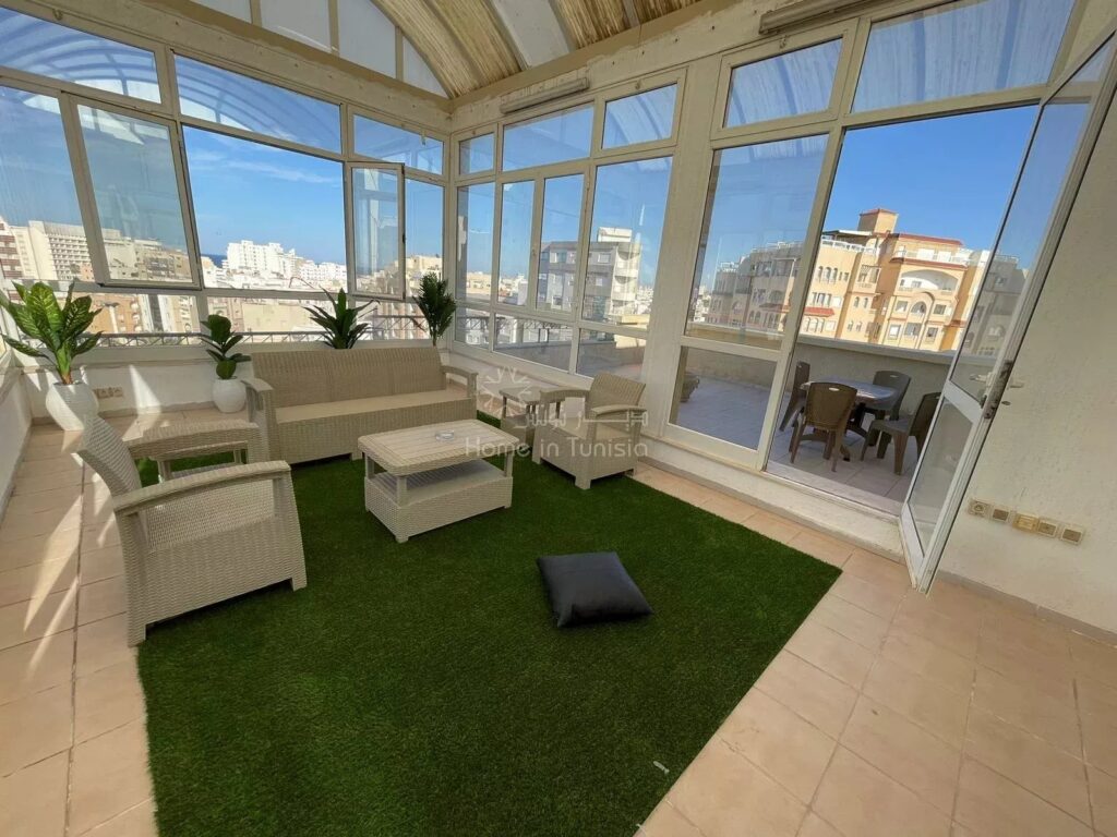 À LOUER – Penthouse S+2 à la Corniche – Location annuelle