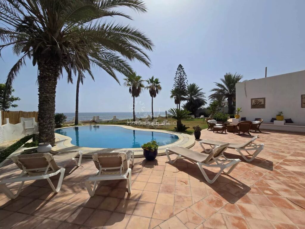 Villa Pieds dans l&rsquo;Eau à Louer pour Courtes Durées – Prix Très Intéressant