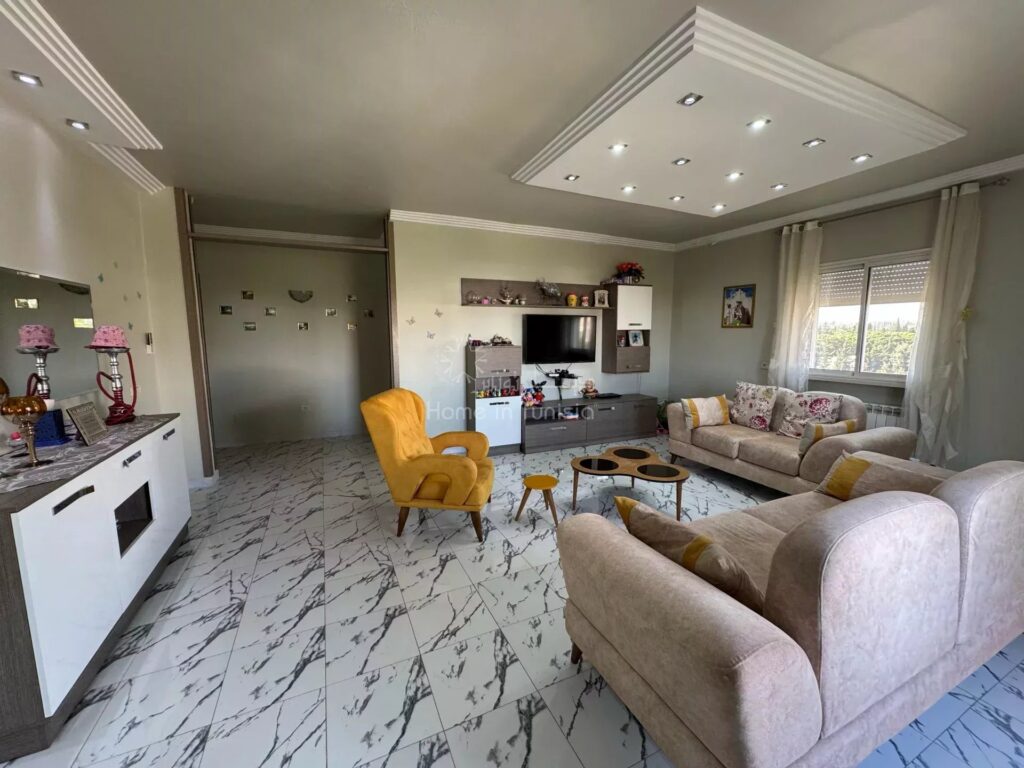 Appartement S+3 à Chott Meriem – Dernier étage avec balcons