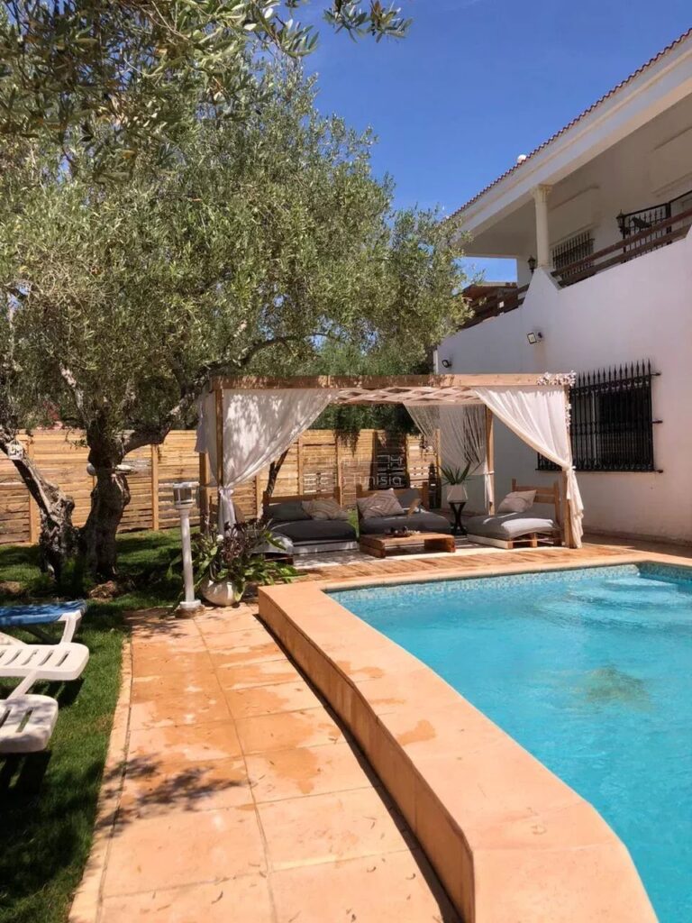 Une charmante villa s+4 à tantana