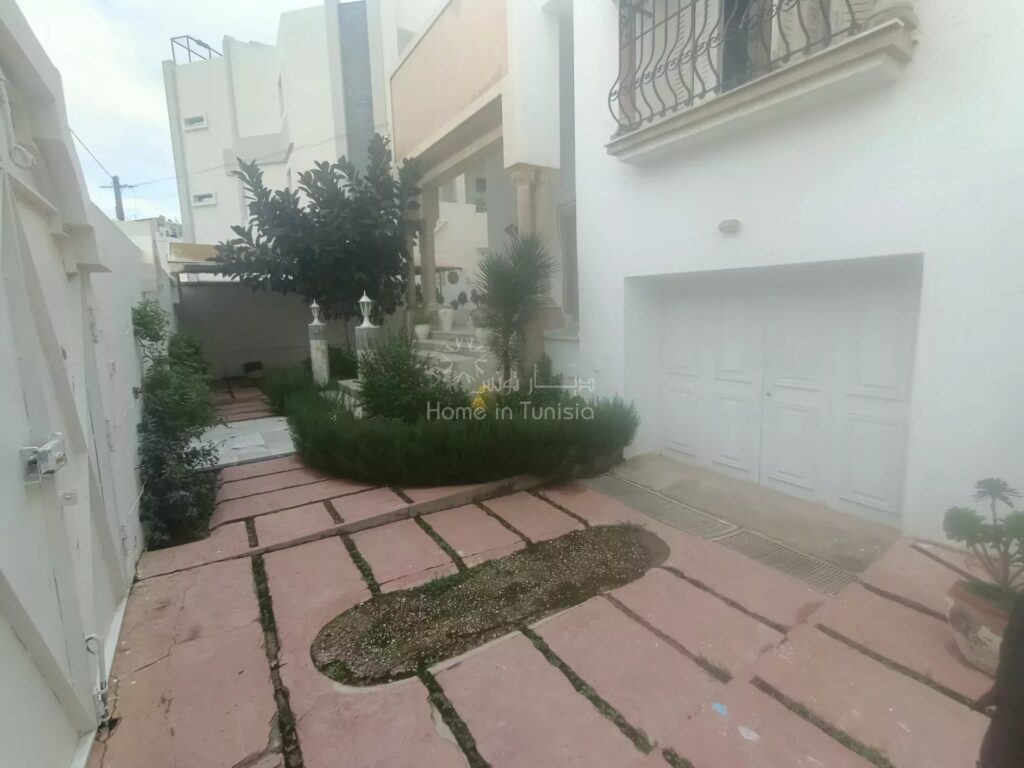 Villa à vendre à Sahloul 1 – 400m² de terrain et 300m² habitables