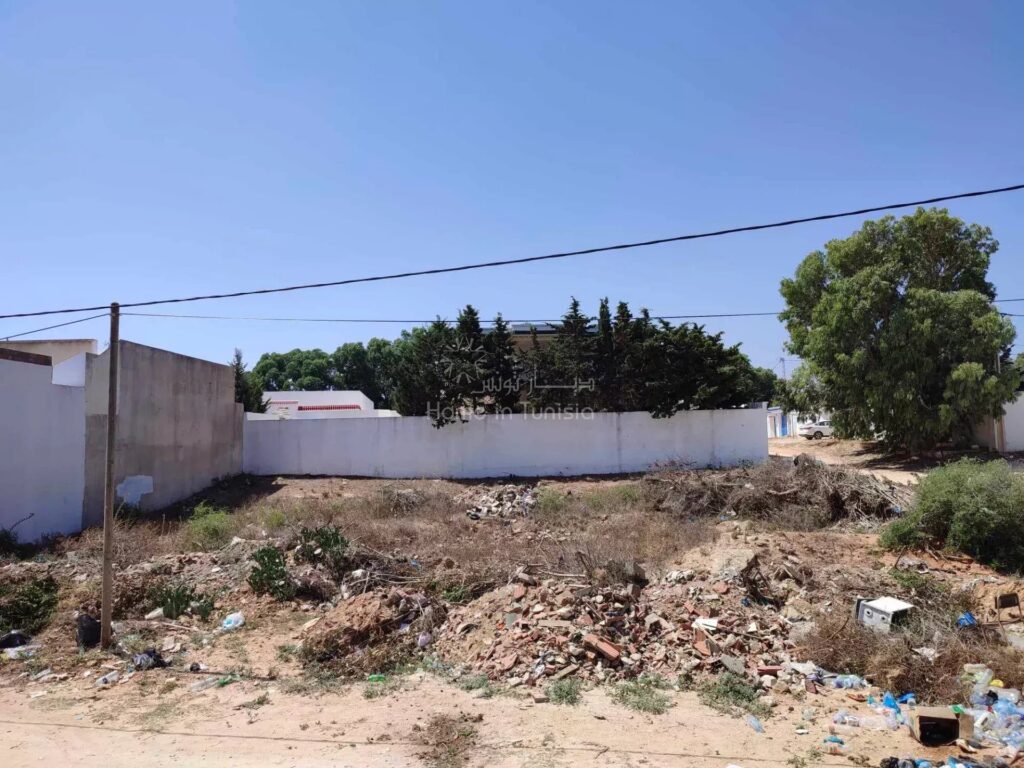 Terrain Constructible de 335 m² à 5 Minutes de la Plage d&rsquo;El Haouaria