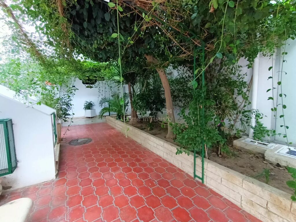 Location annuelle S+3 meublé à khzema