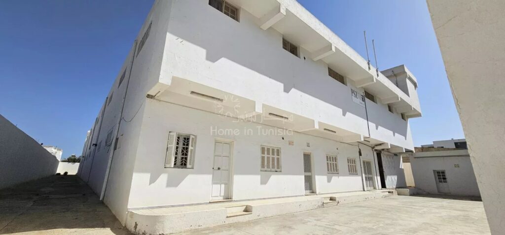 Usine en dalle à louer à la zone industrielle de ksar helal