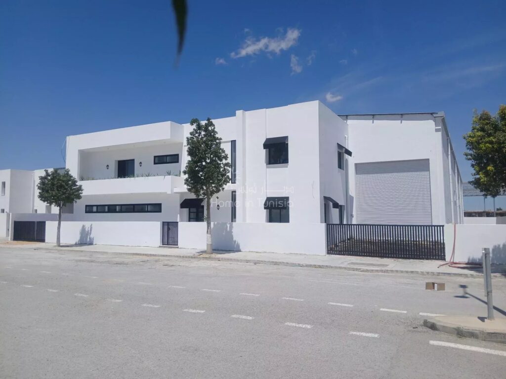 فرصة استئجار مصنع جديد في أفضل منطقة صناعية بإنفيضة